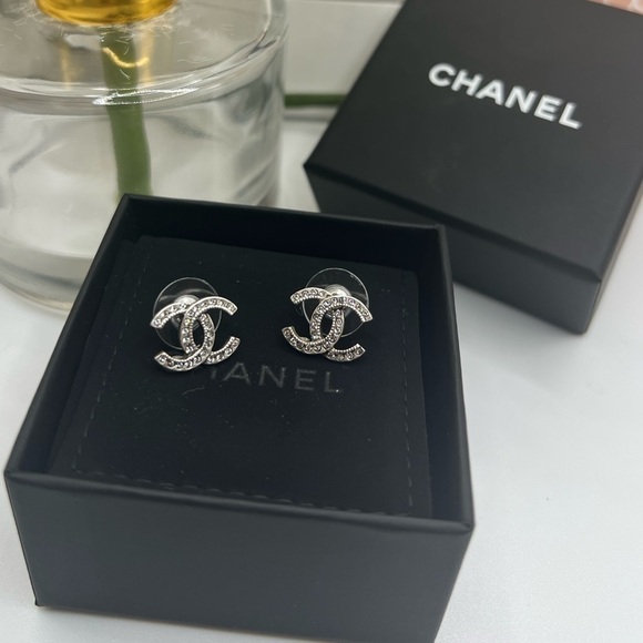 Chanel Classic CC Crystal Stud Earrings - Authentic - Picture 1 of 6
